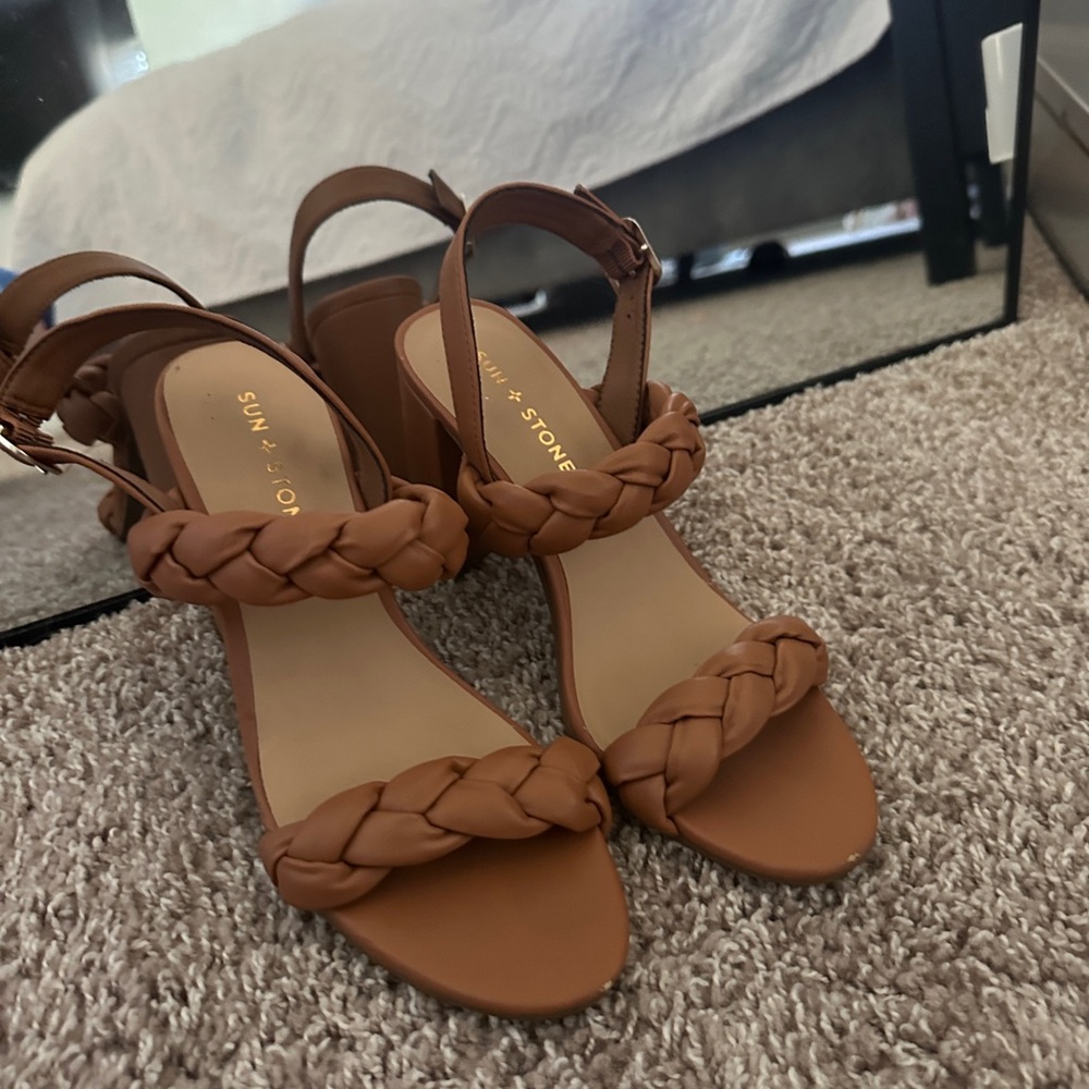 Sun&Stone Brown Heels
